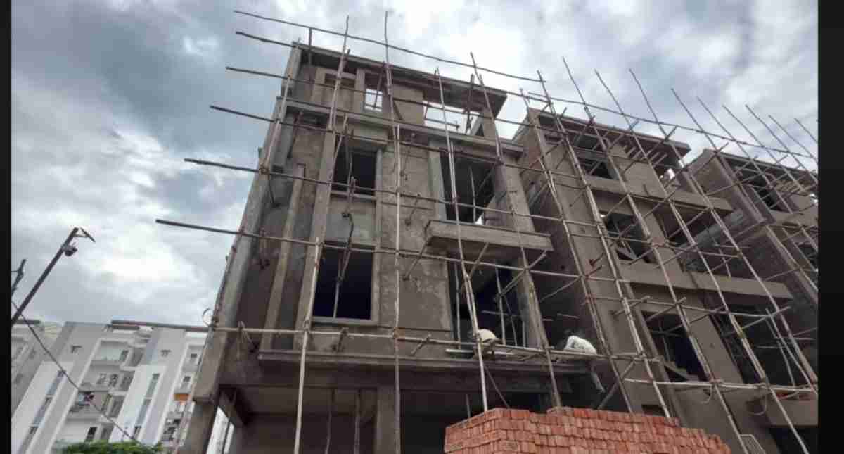 TRIPLEX VILLA